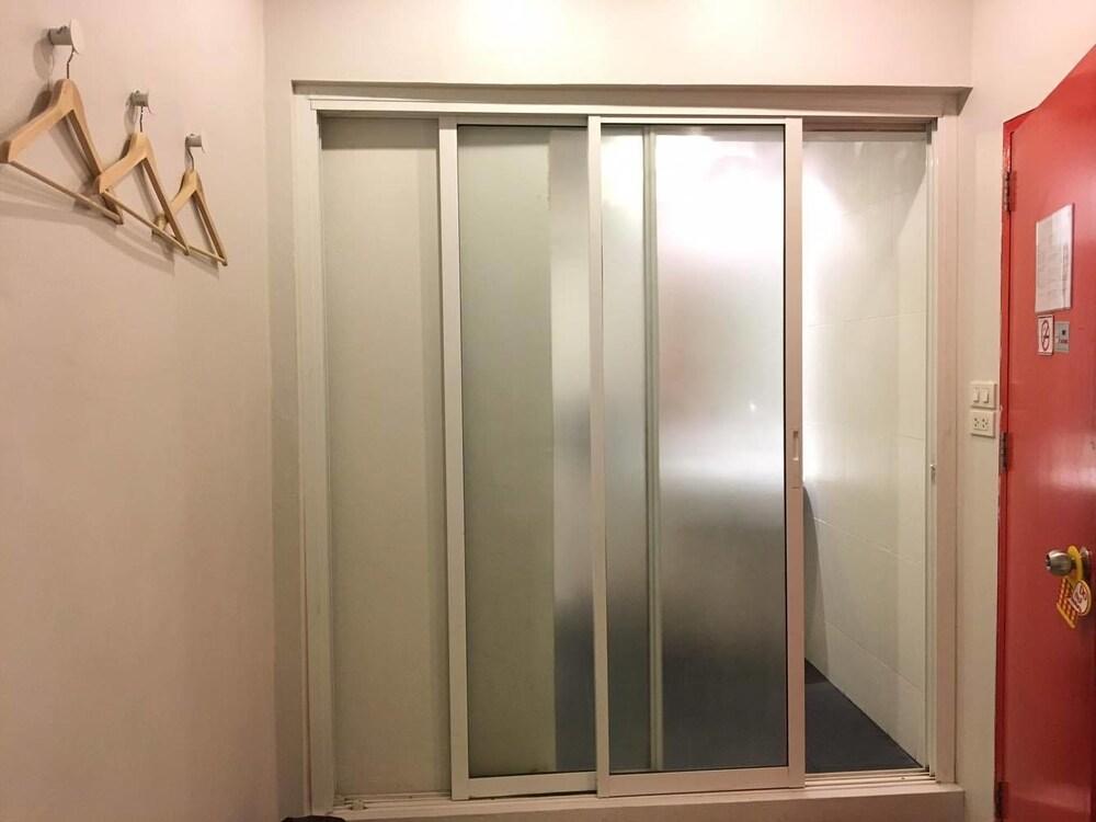 Jellybean Ezy Hostel Sathorn Bangkok Zewnętrze zdjęcie