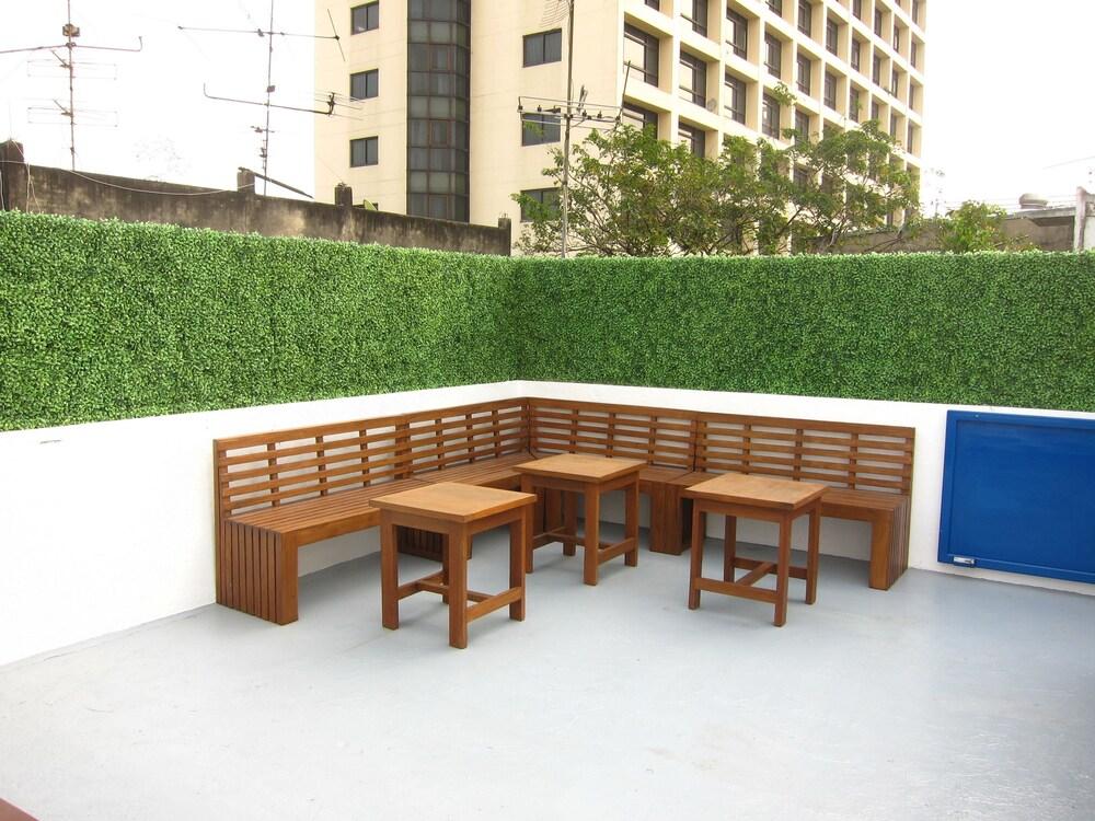 Jellybean Ezy Hostel Sathorn Bangkok Zewnętrze zdjęcie