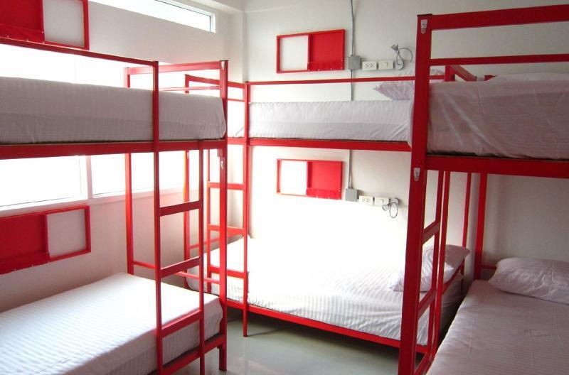 Jellybean Ezy Hostel Sathorn Bangkok Zewnętrze zdjęcie
